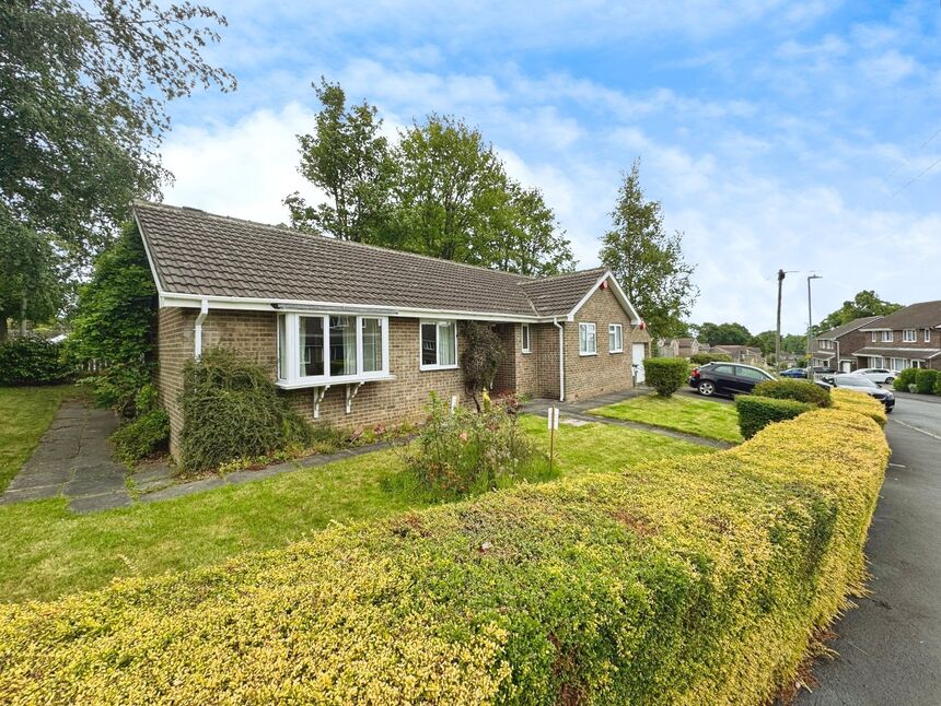 Main image of 3 bedroom Detached Bungalow to rent, Kirkwood Drive, Huddersfield, West Yorkshire, HD3