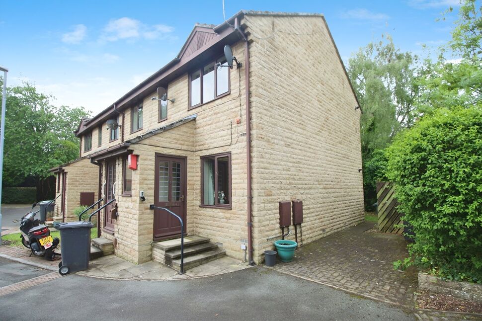 Main image of 2 bedroom Flat for sale, Cartwright Gardens, Crosland Moor, Huddersfield, West Yorkshire, HD4