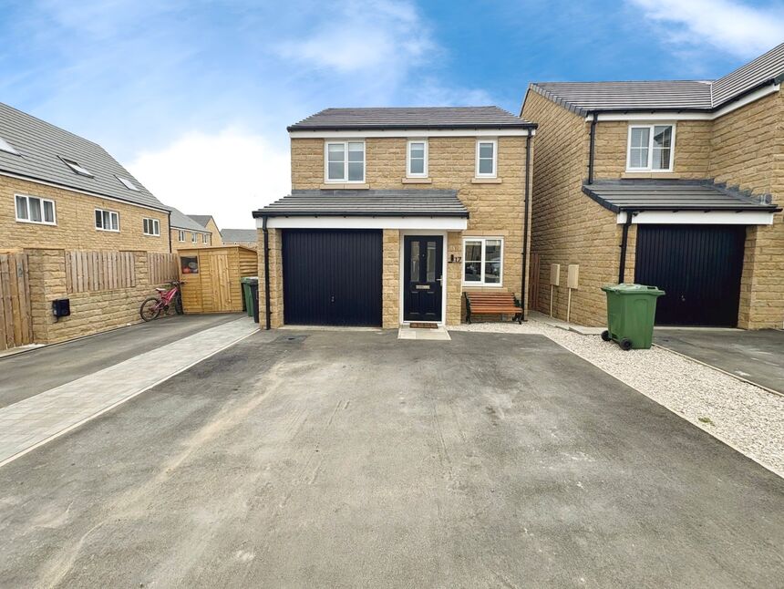 Main image of 3 bedroom Detached House for sale, Weaving Mews, Skelmanthorpe, West Yorkshire, HD8