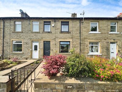 2 bedroom Mid Terrace House for sale