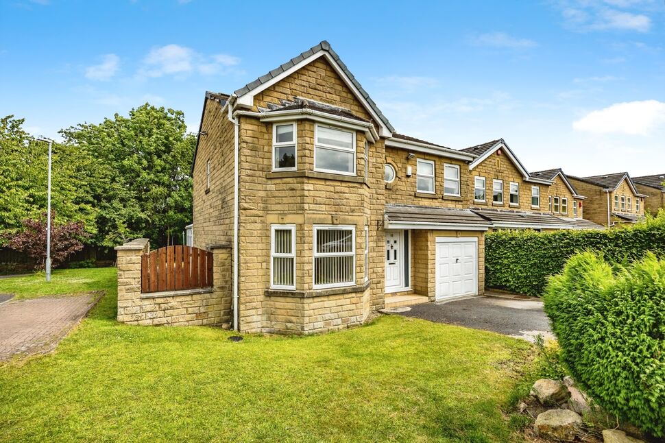 Main image of 5 bedroom End Terrace House for sale, Ridge View Drive, Birkby, West Yorkshire, HD2