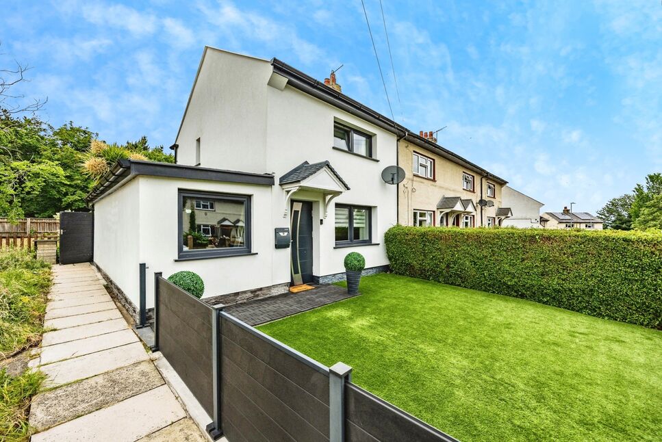 Main image of 2 bedroom End Terrace House for sale, Lawton Street, Huddersfield, West Yorkshire, HD4