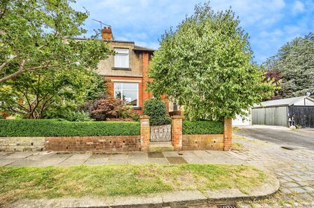 3 bedroom End Terrace House for sale