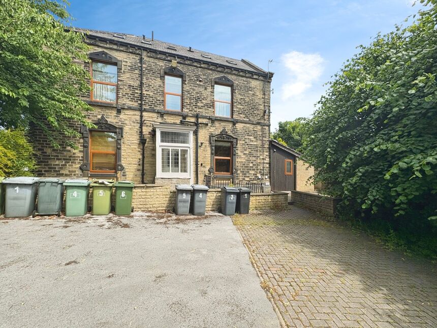Main image of 1 bedroom Flat to rent, Plover Road, Huddersfield, West Yorkshire, HD3