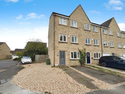 4 bedroom End Terrace House for sale