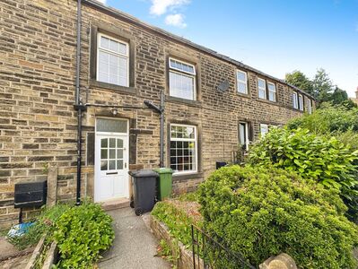 2 bedroom Mid Terrace House for sale