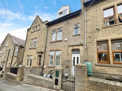 5 bedroom Mid Terrace House for sale