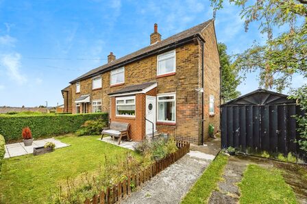 Ballater Avenue, Crosland Moor, 2 bedroom Semi Detached House for sale, £160,000
