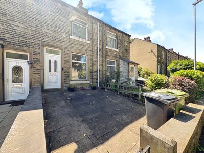 2 bedroom Mid Terrace House to rent