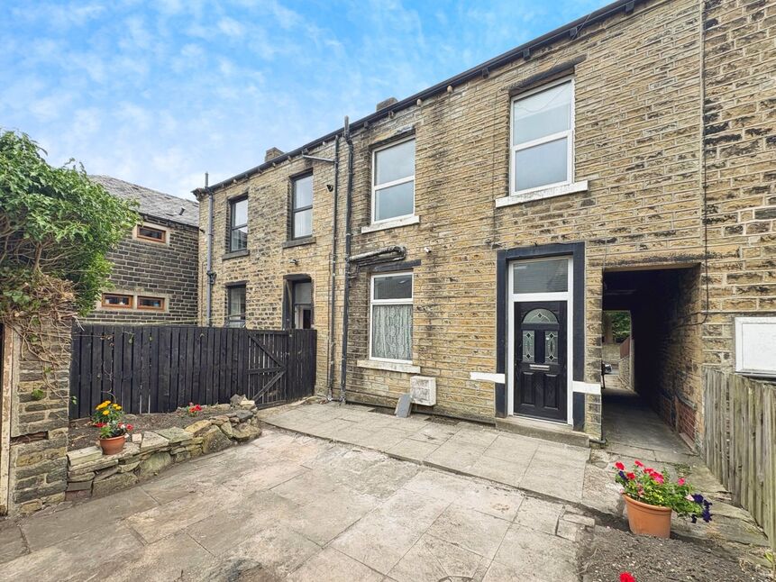 Main image of 2 bedroom  House to rent, Victoria Street, Lindley, West Yorkshire, HD3