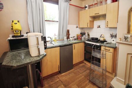 1 bedroom Mid Terrace House for sale
