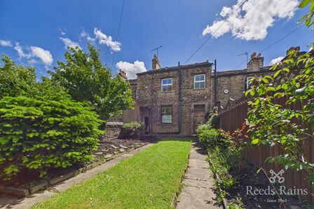 1 bedroom Mid Terrace House for sale