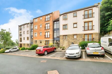 2 bedroom  Flat to rent