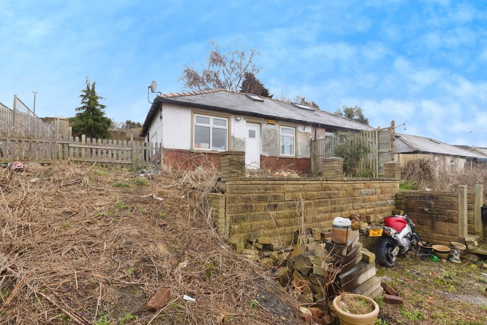 Main image of 2 bedroom Semi Detached Bungalow for sale, Kilner Bank, Huddersfield, West Yorkshire, HD5