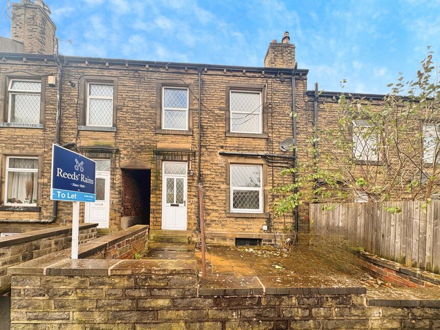 Main image of 3 bedroom Mid Terrace House to rent, Newsome Road, Huddersfield, West Yorkshire, HD4