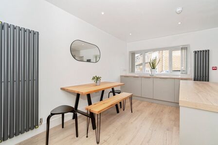 Bellcote Drive, 6 bedroom Semi Detached House to rent, &pound;2,250 pcm