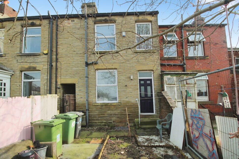 Main image of 2 bedroom Mid Terrace House for sale, Ravensknowle Road, Moldgreen, Huddersfield, West Yorkshire, HD5