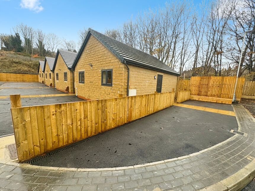 Main image of 2 bedroom Detached House to rent, Paddock Fields, Crosland Moor, Huddersfield, HD4