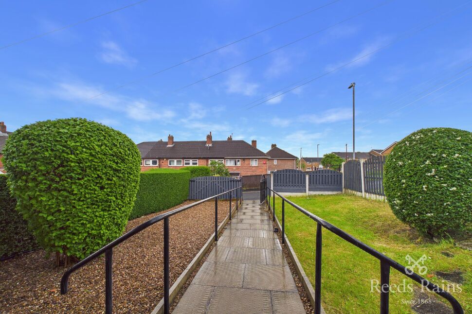 Main image of 3 bedroom End Terrace House to rent, Dalton Clowes, Huddersfield, West Yorkshire, HD5