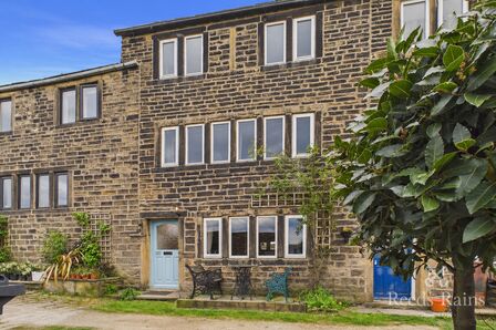 3 bedroom Mid Terrace House for sale