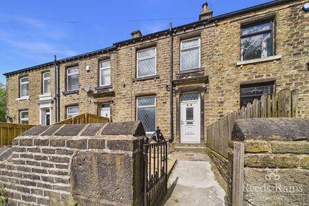 2 bedroom Mid Terrace House to rent