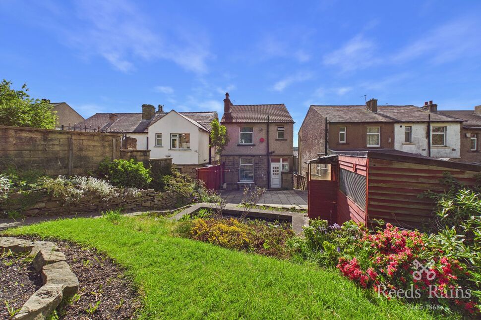 Main image of 3 bedroom Detached House to rent, Heaton Road, Huddersfield, West Yorkshire, HD1