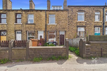4 bedroom Mid Terrace House for sale