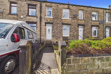 Ramsden Street, 3 bedroom Mid Terrace House to rent, &pound;1,100 pcm