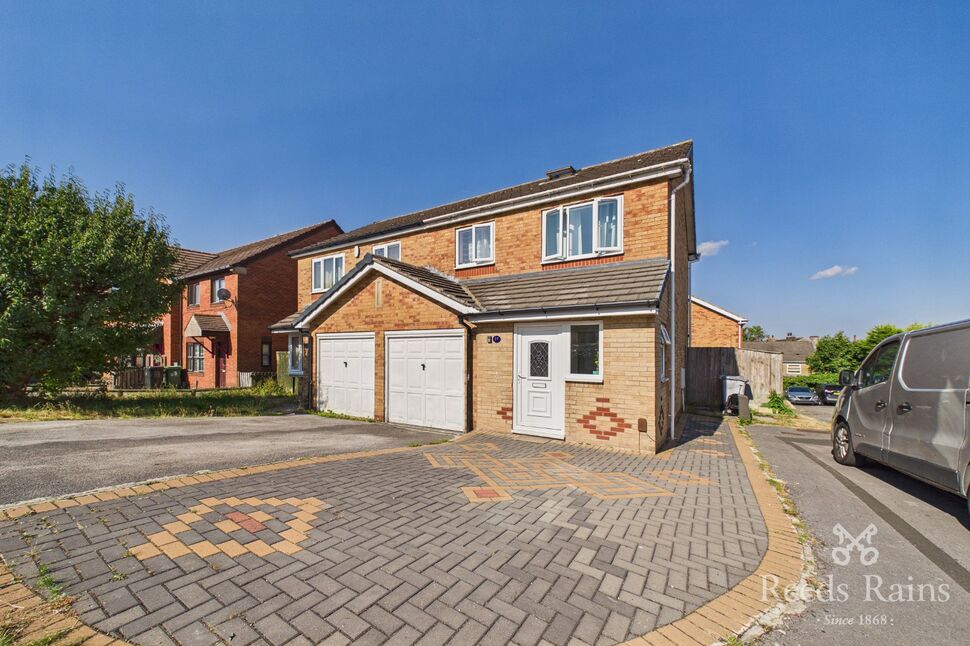 Main image of 3 bedroom Semi Detached House for sale, Horse Bank Drive, Lockwood, West Yorkshire, HD4