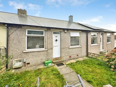 2 bedroom Mid Terrace Bungalow to rent