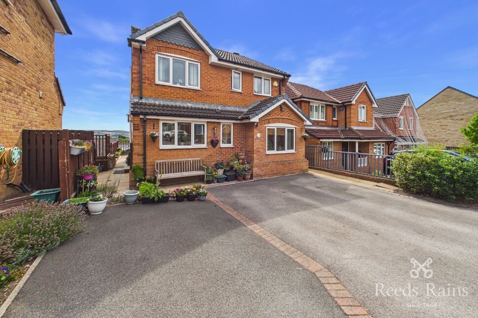 Main image of 4 bedroom Detached House for sale, Robsons Drive, Huddersfield, West Yorkshire, HD5