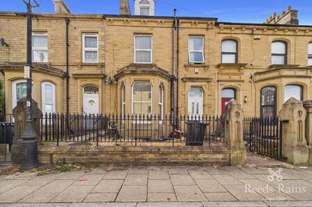 7 bedroom Mid Terrace House for sale