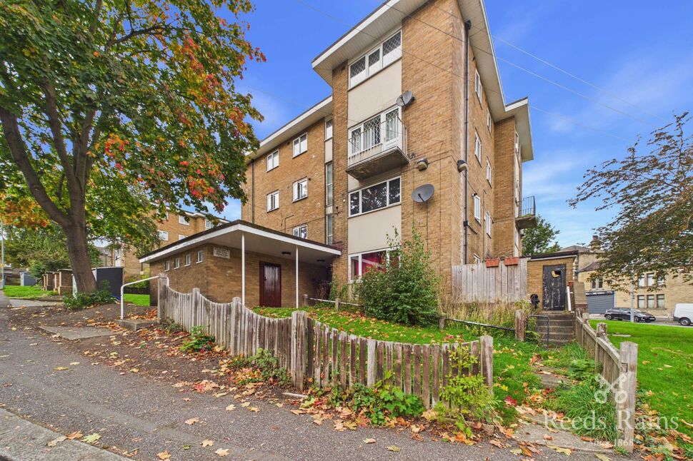 Main image of 3 bedroom Flat for sale, Devonshire Street, Huddersfield, West Yorkshire, HD1