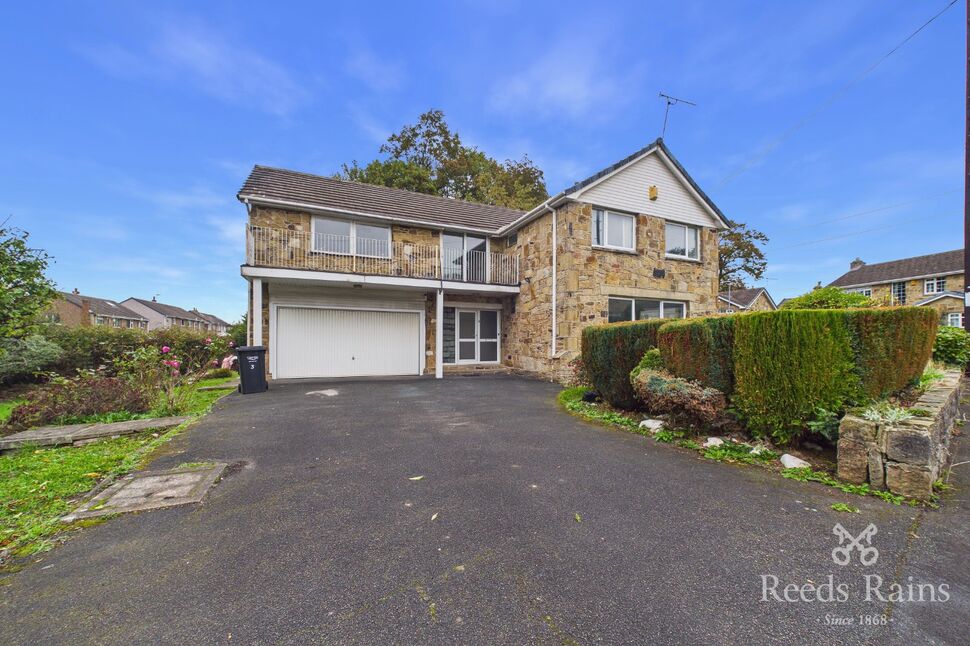Main image of 5 bedroom Detached House to rent, Healey Wood Gardens, Brighouse, West Yorkshire, HD6