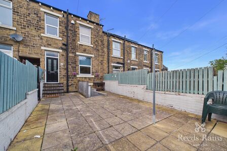 1 bedroom Mid Terrace House for sale