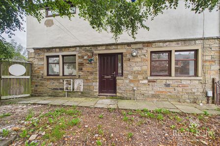 2 bedroom End Terrace House to rent