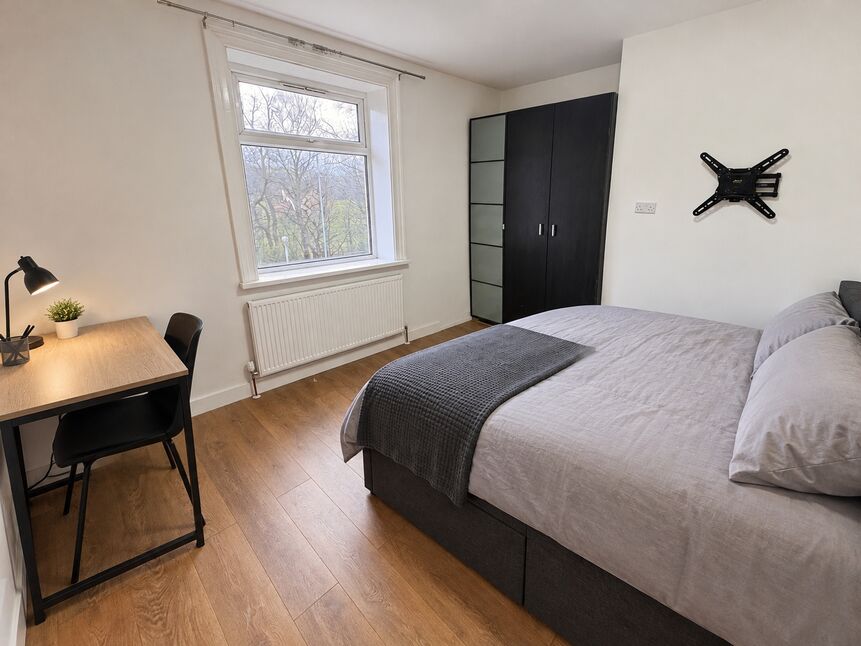 1 bedroom Mid Terrace House to rent