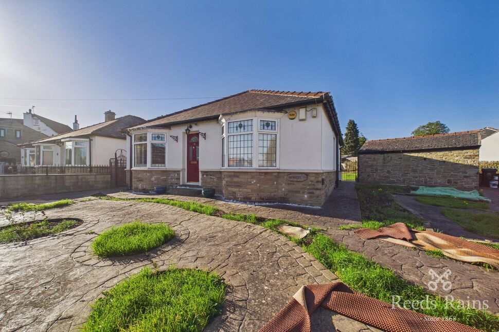 Main image of 3 bedroom Detached Bungalow to rent, Cross Green Road, Huddersfield, West Yorkshire, HD5