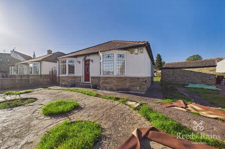 Cross Green Road, 3 bedroom Detached Bungalow to rent, &pound;1,300 pcm