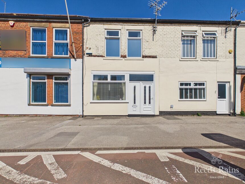 Main image of 2 bedroom Mid Terrace House for sale, Hedon Road, Hull, HU9