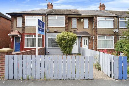 Dovedale Grove, 2 bedroom Mid Terrace House to rent, £700 pcm