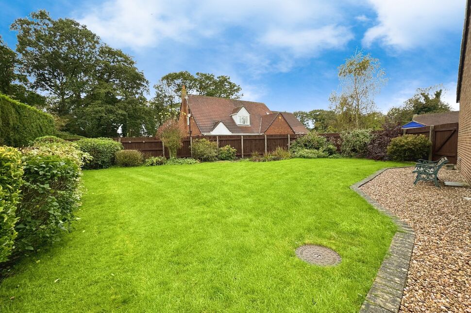 3 bedroom Detached Bungalow for sale, Park Row, Sproatley, HU11 £440,000