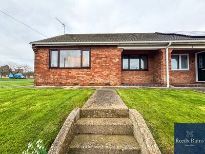 2 bedroom Semi Detached Bungalow to rent