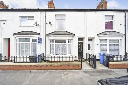 3 bedroom Mid Terrace House to rent
