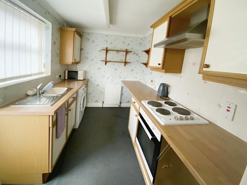 2 bedroom Semi Detached Bungalow for sale, Dewberry Court, Hull, HU4