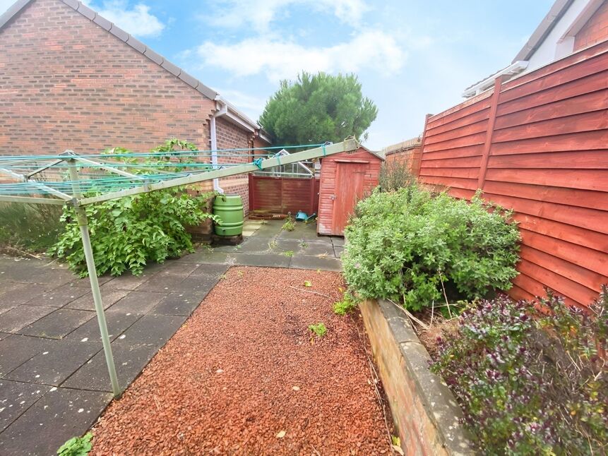 2 bedroom Semi Detached Bungalow for sale, Dewberry Court, Hull, HU4