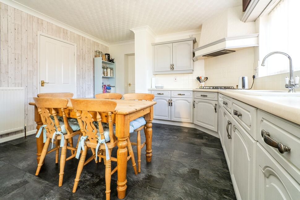 4 bedroom Detached House for sale, Winston Close, Burstwick, HU12 £