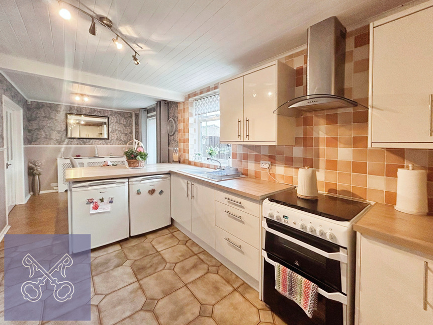 3 bedroom End Terrace House for sale, Foxhill Close, Hull, HU9 £130,000