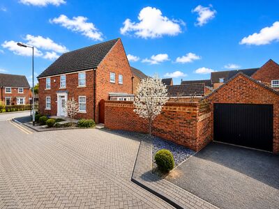 Elthorne Park, 4 bedroom Detached House for sale, &pound;315,000