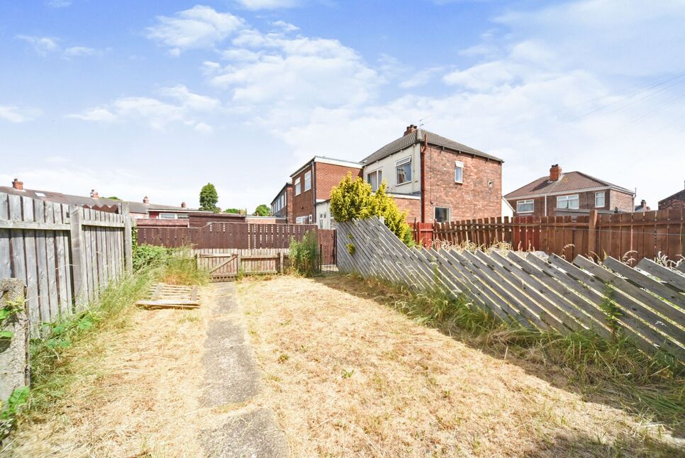 2 bedroom Mid Terrace House for sale, Endymion Street, Hull, HU8 £80,000